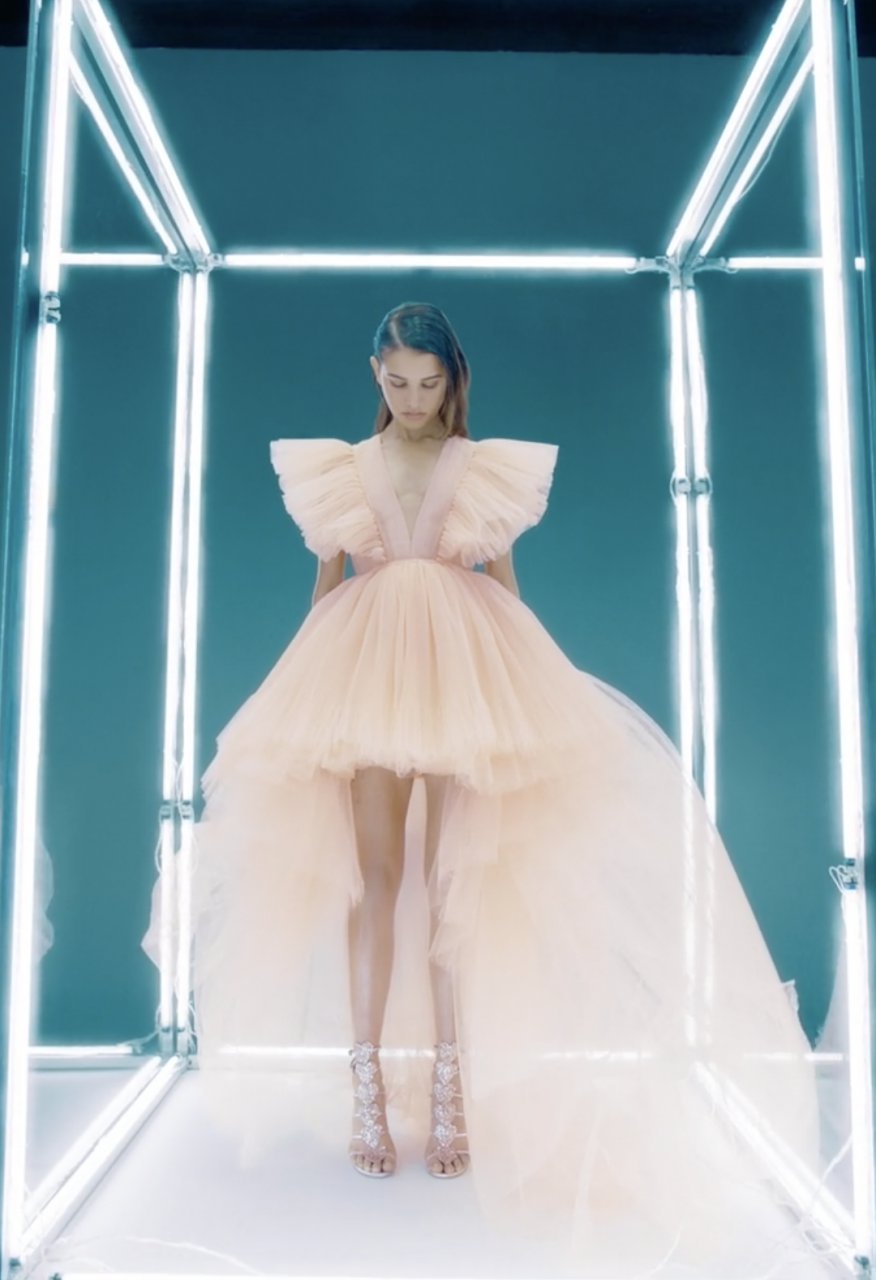 H&M x Giambattista Valli 聯乘 #Project? 新玩法：今日宣佈，明日首賣；重塑如紅地毯和婚紗等的經典款式
