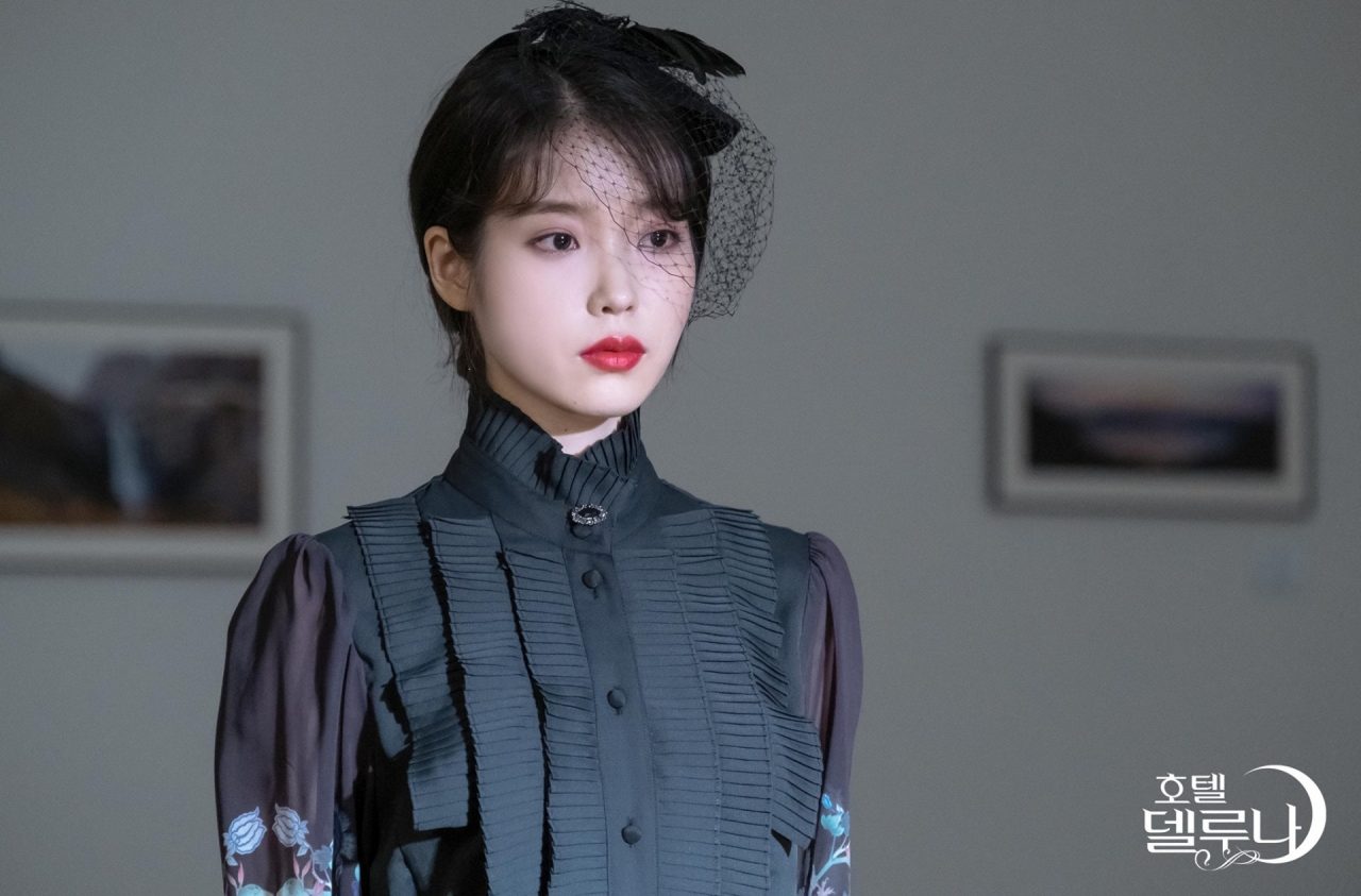 解析「IU換裝神劇」：《德魯納酒店》的年代時裝