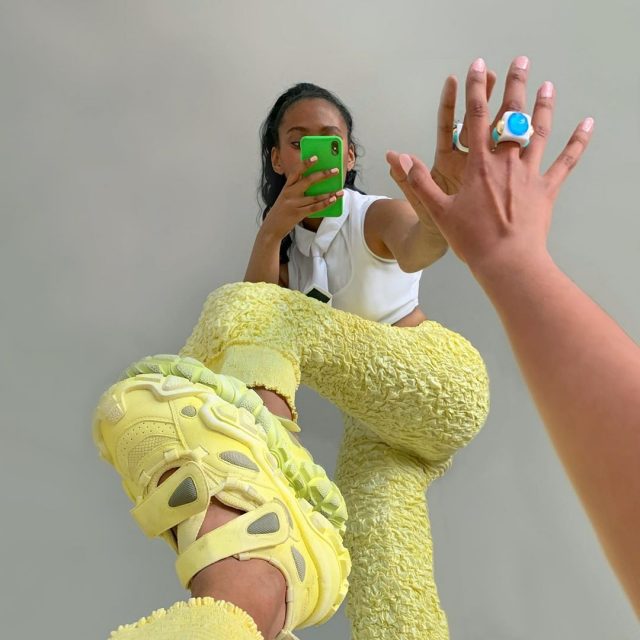 #SummerInVogue:如何影出完美的對鏡自拍?