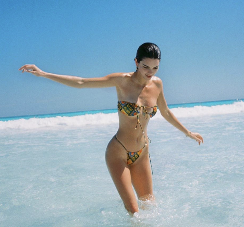 #SummerInVogue：如何挑選有質感的泳衣？從一眾地上最強的IT Girls取經吧！