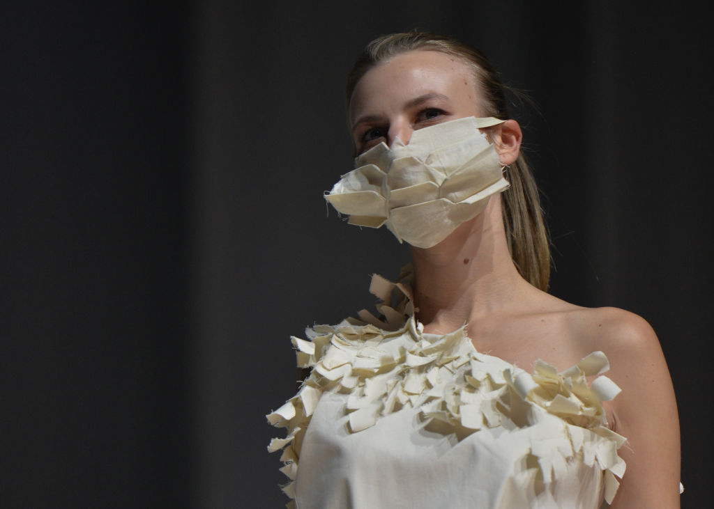 在每人戴口罩的年代，我們需要學習的是身體語言