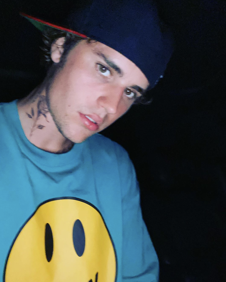 頸上紋玫瑰完全不痛？Justin Bieber的紋身圖鑑，16歲的首個紋身原來是這個！