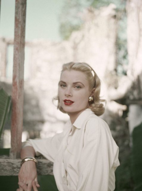 8個 Grace Kelly 的經典衣櫥造型,看見2020秋冬季必備的潮流款式