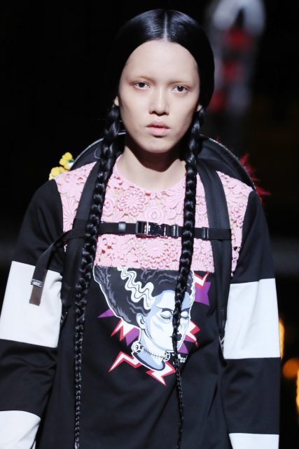 把眉毛消失不見吧！預測2021年大熱的化妝趨勢竟然是如何前衛又古怪