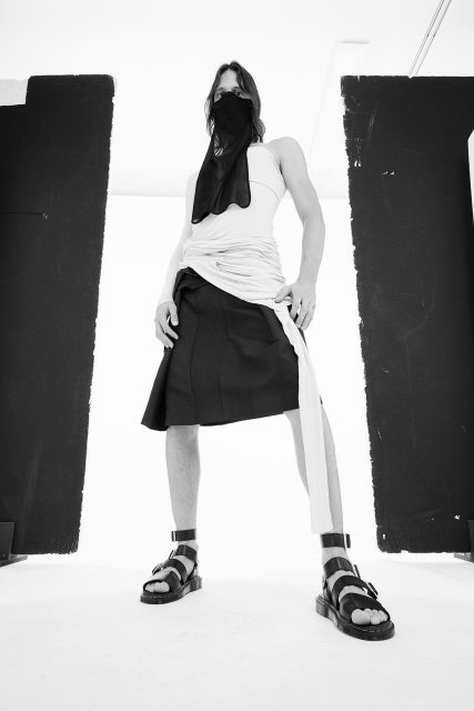 後末日時代的暗黑叛逆設計:Rick Owens 首度與 Dr. Martens 合作 第二彈鞋款曝光!