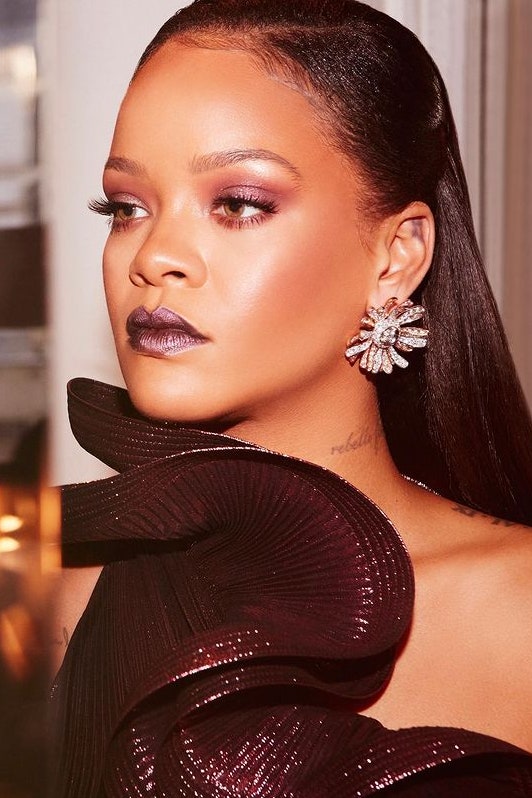 由時尚到護膚都沒有忽略！Rihanna 夜間美容包括 Supriya Lele、透薄內衣及 Fenty Beauty