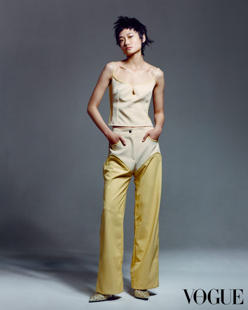 2021早秋潮流：運用色彩、材質拼接增添整體造型的高級感