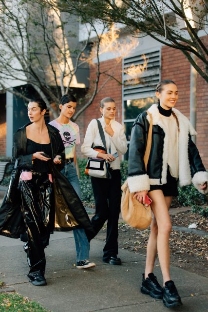 #SustainabilityInVogue 衣服裏面還藏着這麼多塑膠，究竟有解決的辦法嗎？