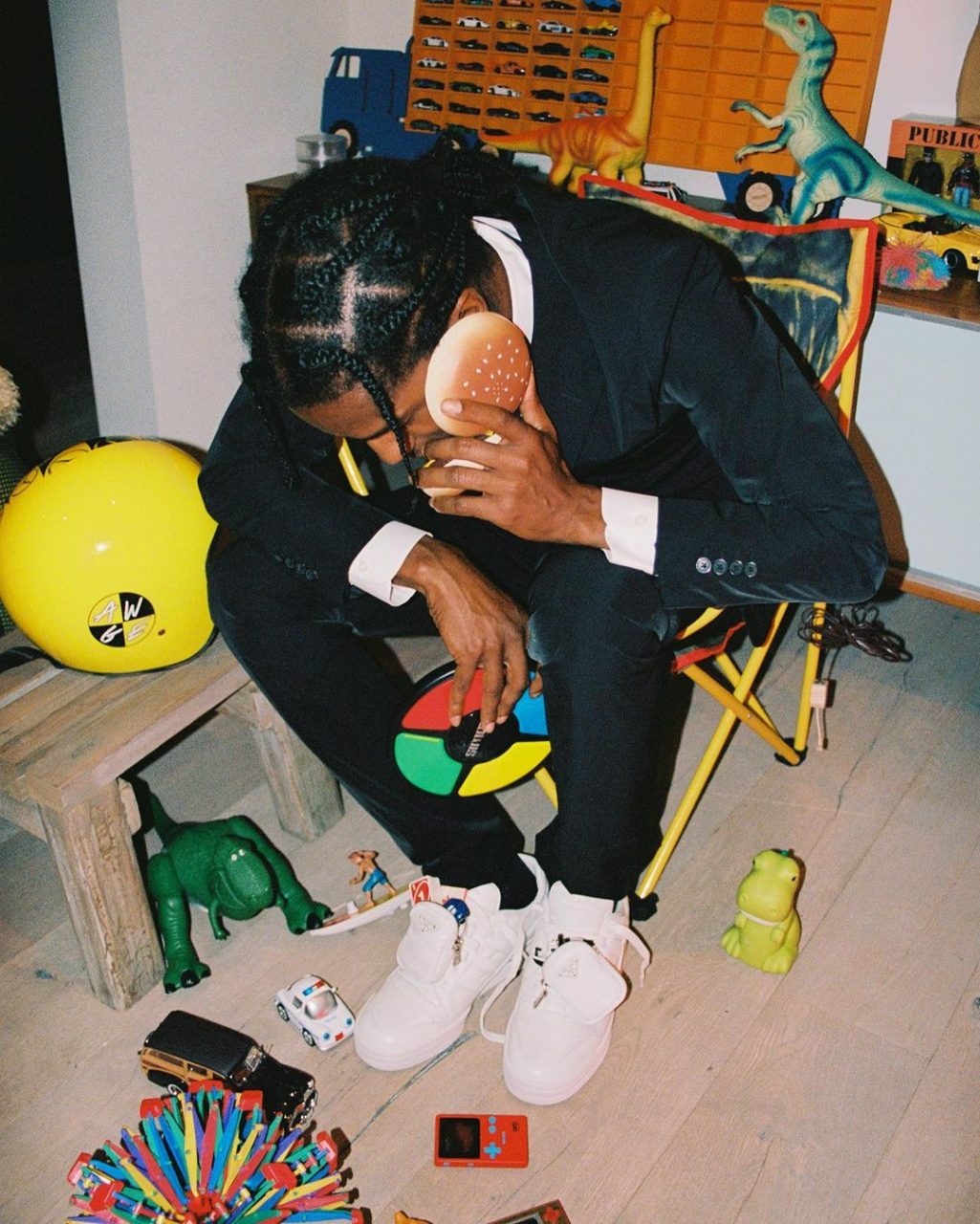停不了的聯乘風潮：A$AP Rocky 率先穿上 Prada x adidas Forum 聯乘球鞋