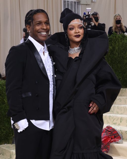 Met Gala 2021 | 樂壇天后 Rihanna 壓軸登場 與 A$AP Rocky 甜蜜稱霸紅地毯 