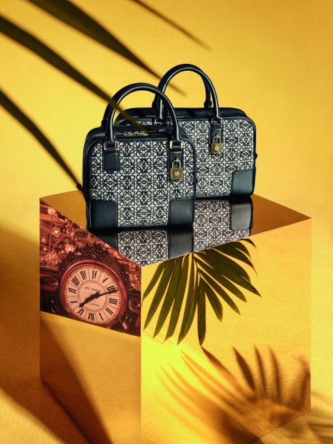 傳承西班牙傳統文化精髓:Loewe 將 1975 年面世的 Amazona 手袋再度登場