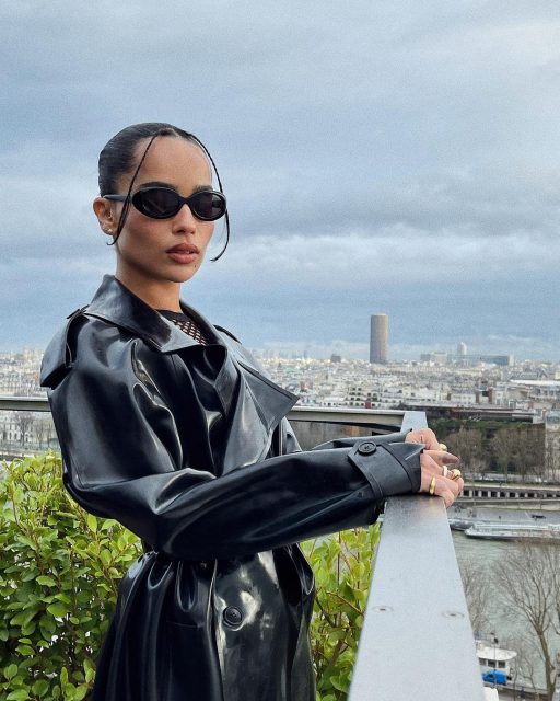 貓女也愛穿 Saint Laurent？《蝙蝠俠 The Batman》Zoë Kravitz 以性感全黑造型化身新一代 Catwoman