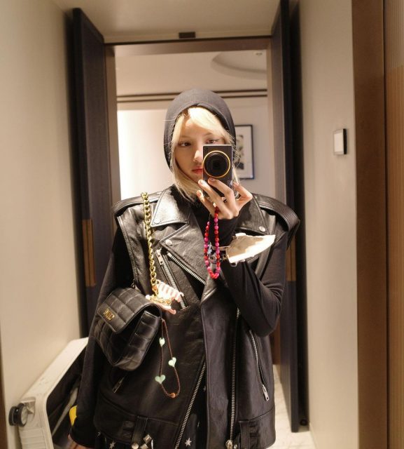 除了Celine，「人間芭比」Blackpink Lisa還會穿什麼？