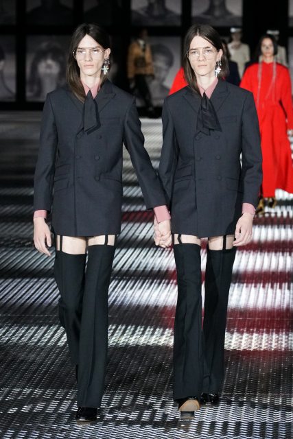 走進時尚雙生兒世界！Gucci 邀來 68 對孖生模特兒 上演一場華麗視覺盛宴 | Spring/Summer 2023