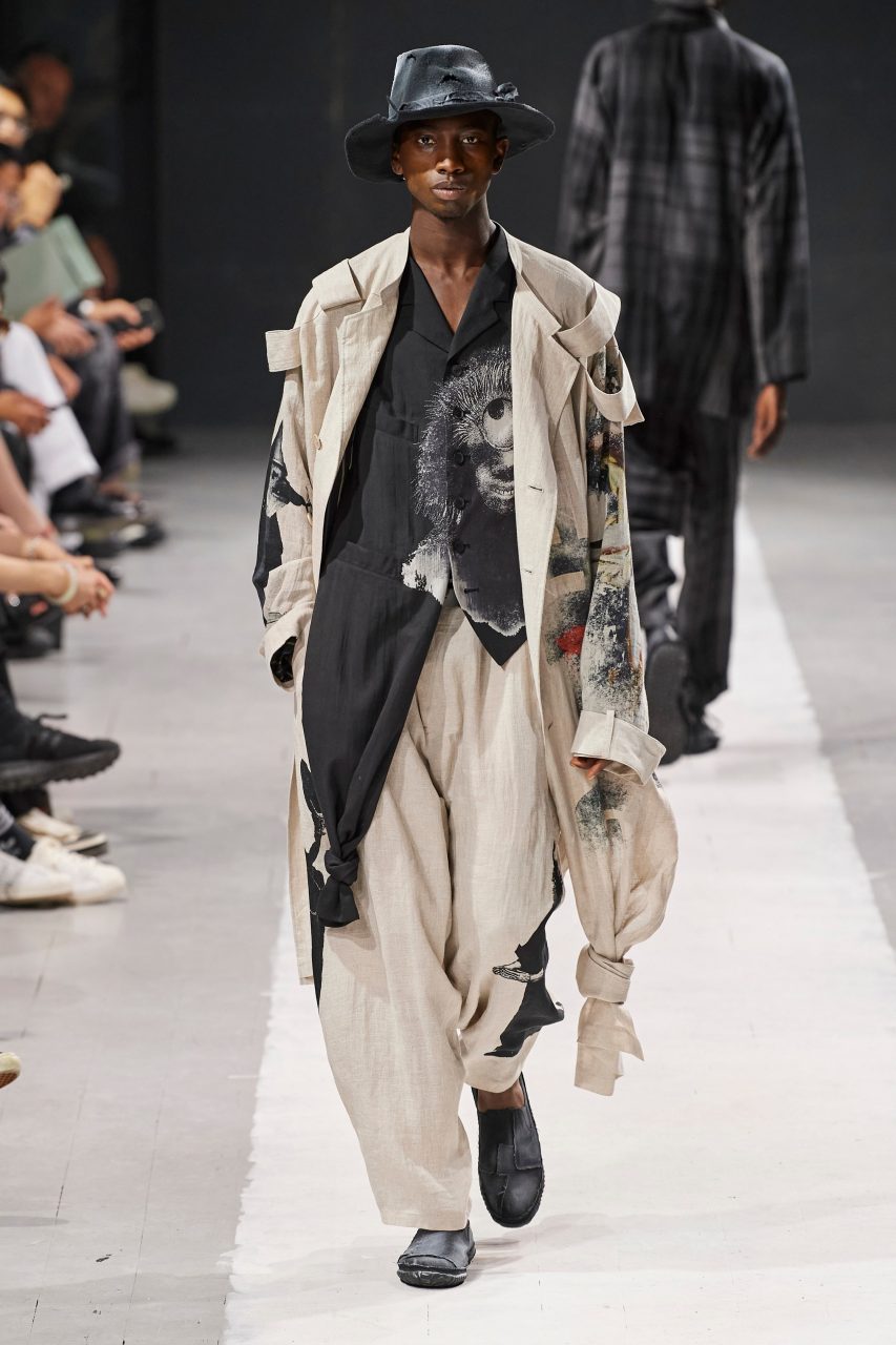 Yohji Yamamoto 透過布料拼湊與色彩敘述故事，探索時裝品牌的更多可能｜Spring 2024 Menswear