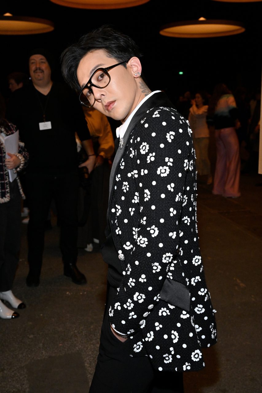 正式與YG娛樂分手！G-Dragon簽約Galaxy Corporation，將於2024年回歸！