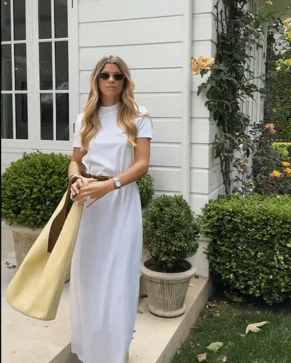 「Quiet Luxury 」天花板 ！從 Jennifer Lawrence 愛用手袋到 Sofie Richie 白色 T-shirt dress，精選 The Row 2023 春夏大熱單品