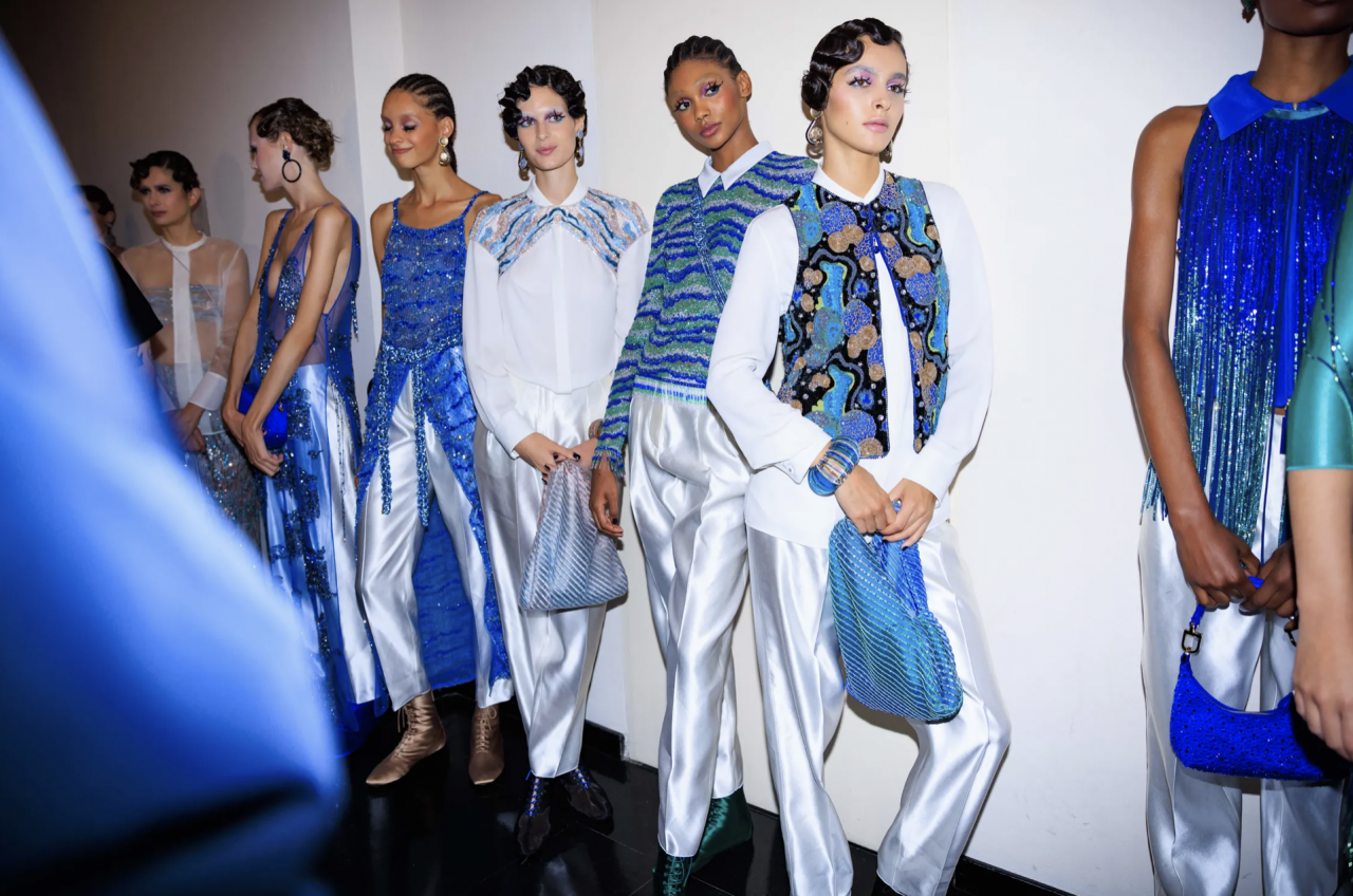 SS24米蘭時裝週｜莓果成為彩妝新潮流 由嘴唇到眼影的「莓類」勢力