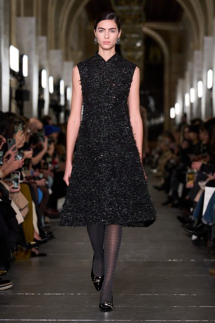 Tory Burch 20周年紀念系列,實驗性昇華日常風格 |Fall / Winter 2024