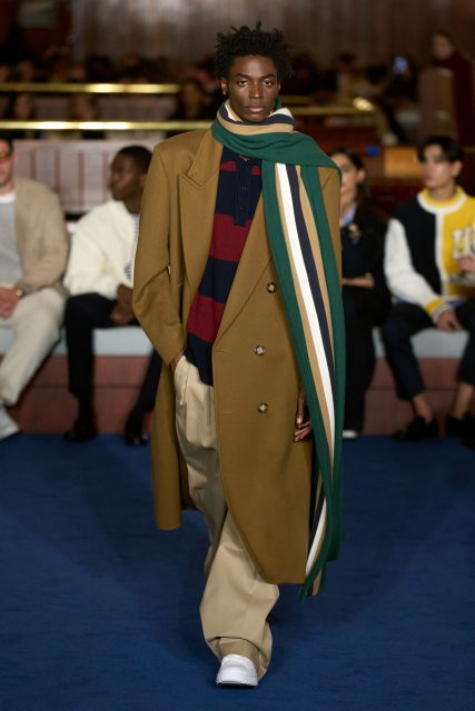 Tommy Hilfiger 回歸紐約曼哈頓主舞台,以全新剪裁重塑品牌經典風格|Fall / Winter 2024