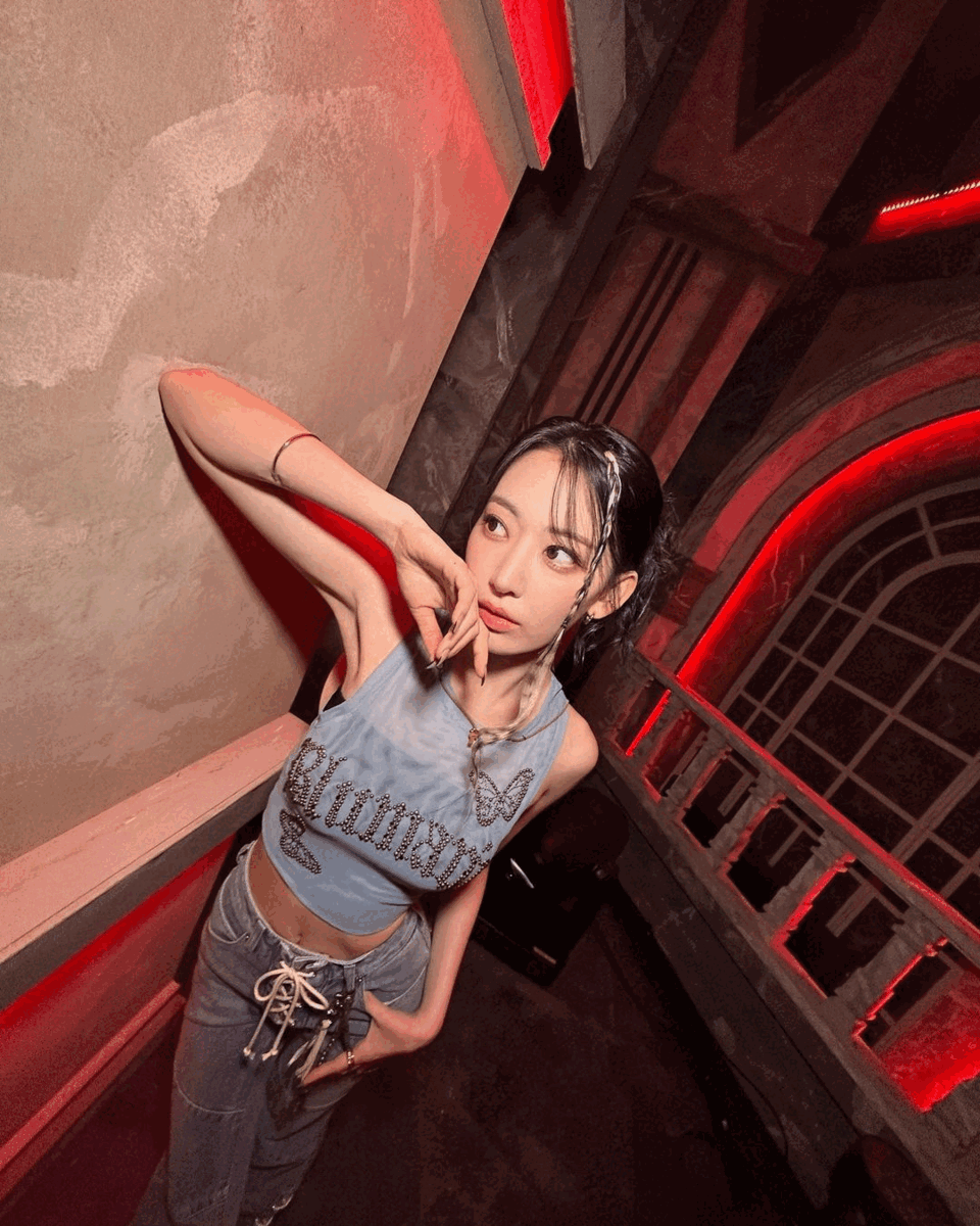 Style File：LE SSERAFIM 宮脇咲良形象多變！解析小櫻花的5款穿搭造型，完美消化不同髮型和時裝！