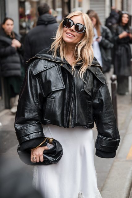 將珠寶融入精緻手袋——手鐲包將成為 2024 秋冬系列大熱配飾!