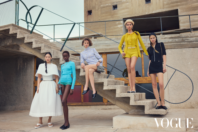 Chanel 2024/25早春度假系列,將法國馬賽的地中海沿海風情具象化於衣線之中|Cruise 2025